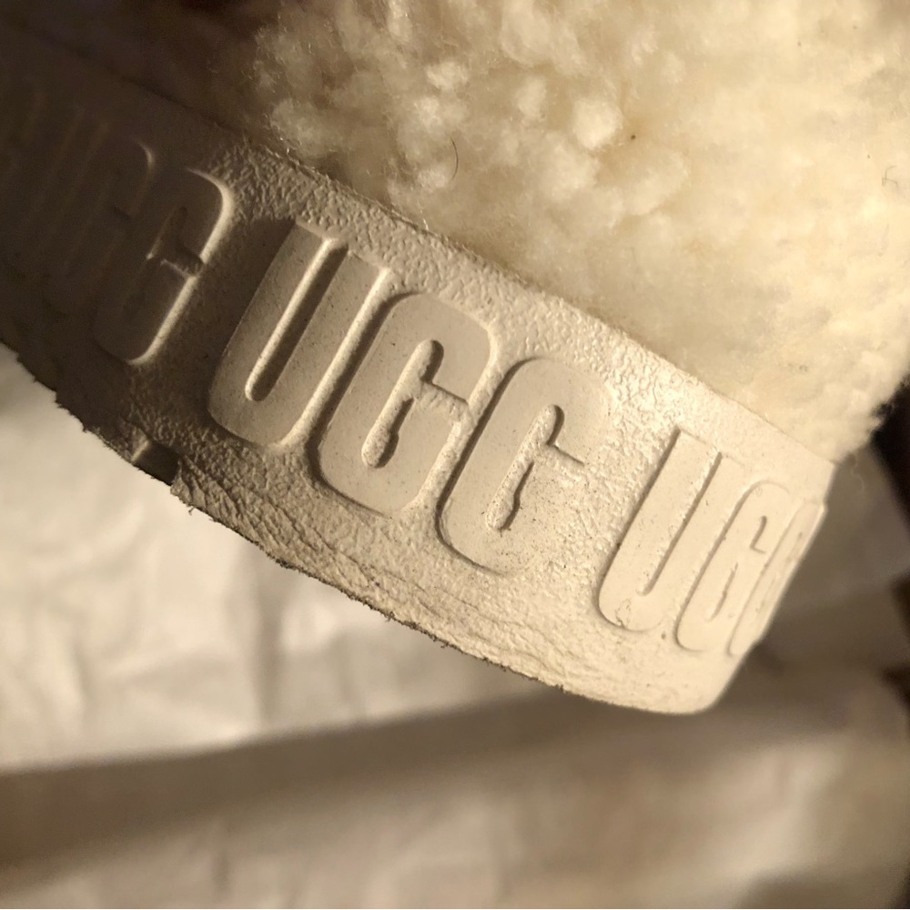 Authentic Ugg Platform Slides.Worn A Handful Of T… - image 4